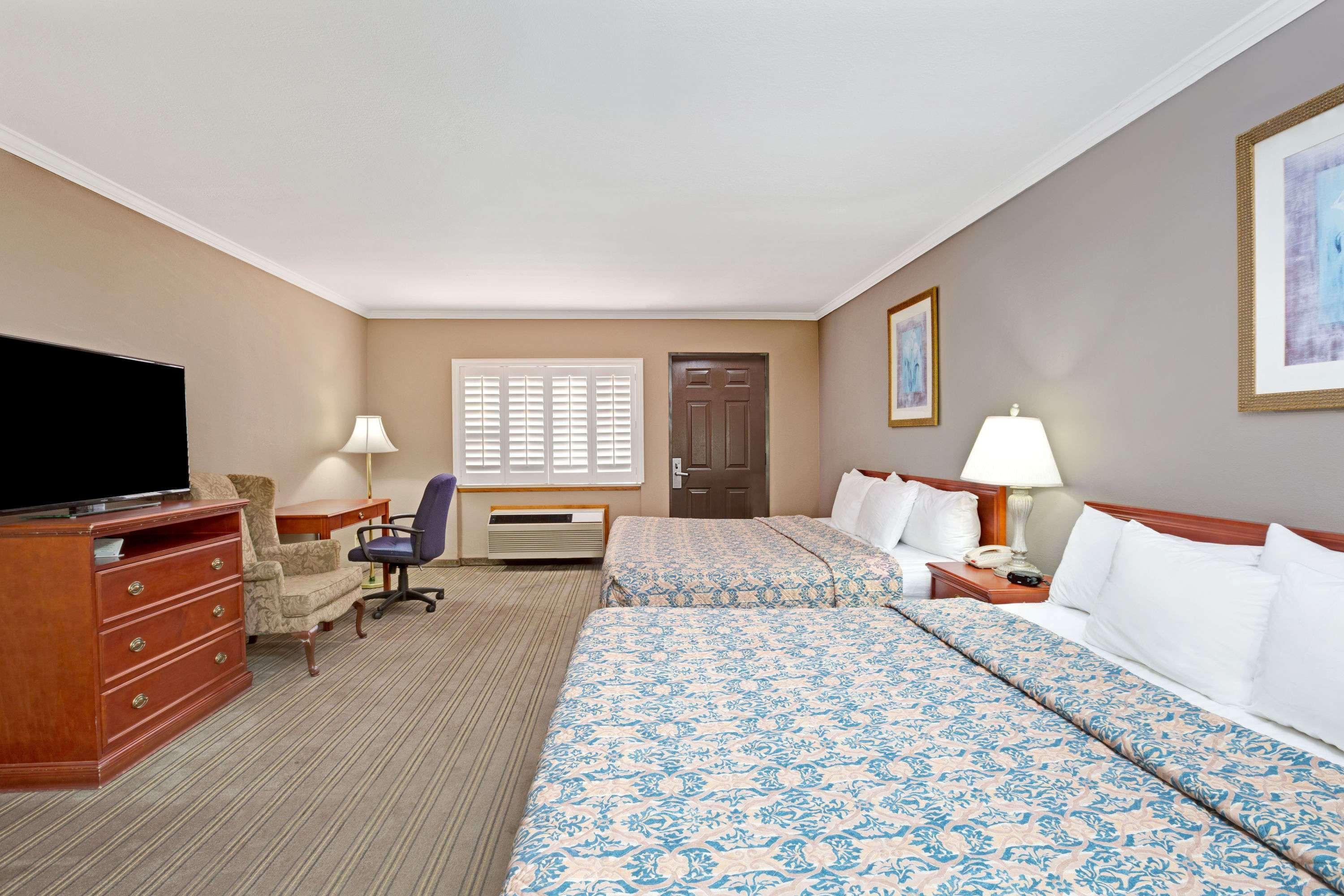 Days Inn By Wyndham West Covina Kültér fotó