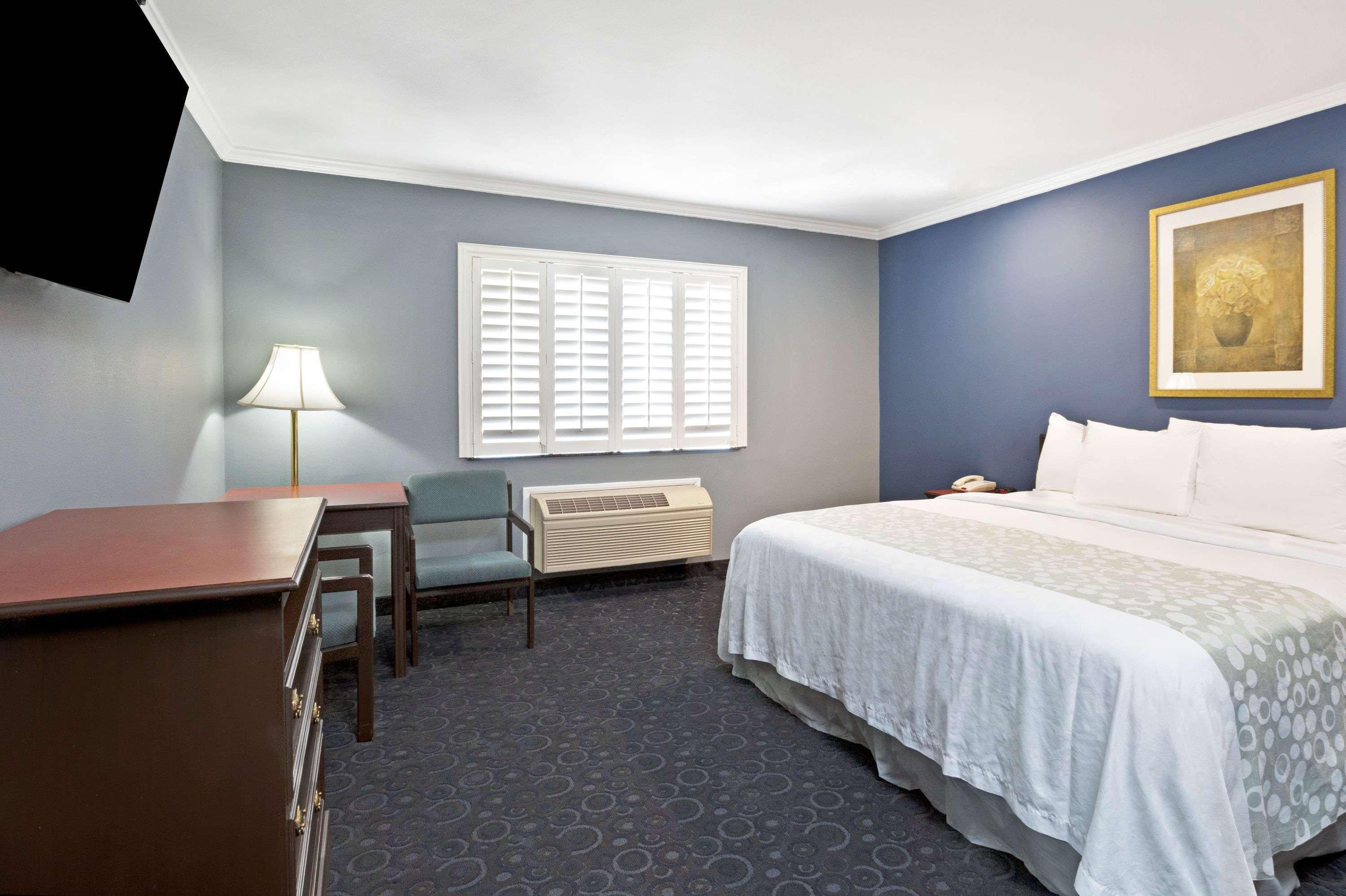 Days Inn By Wyndham West Covina Kültér fotó